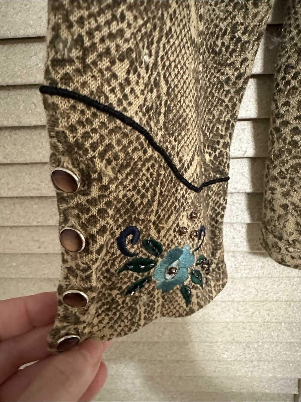 Double D Ranch Tan Snakeskin Western Shirt with Teal Floral Embroidery L - Picture 6 of 10